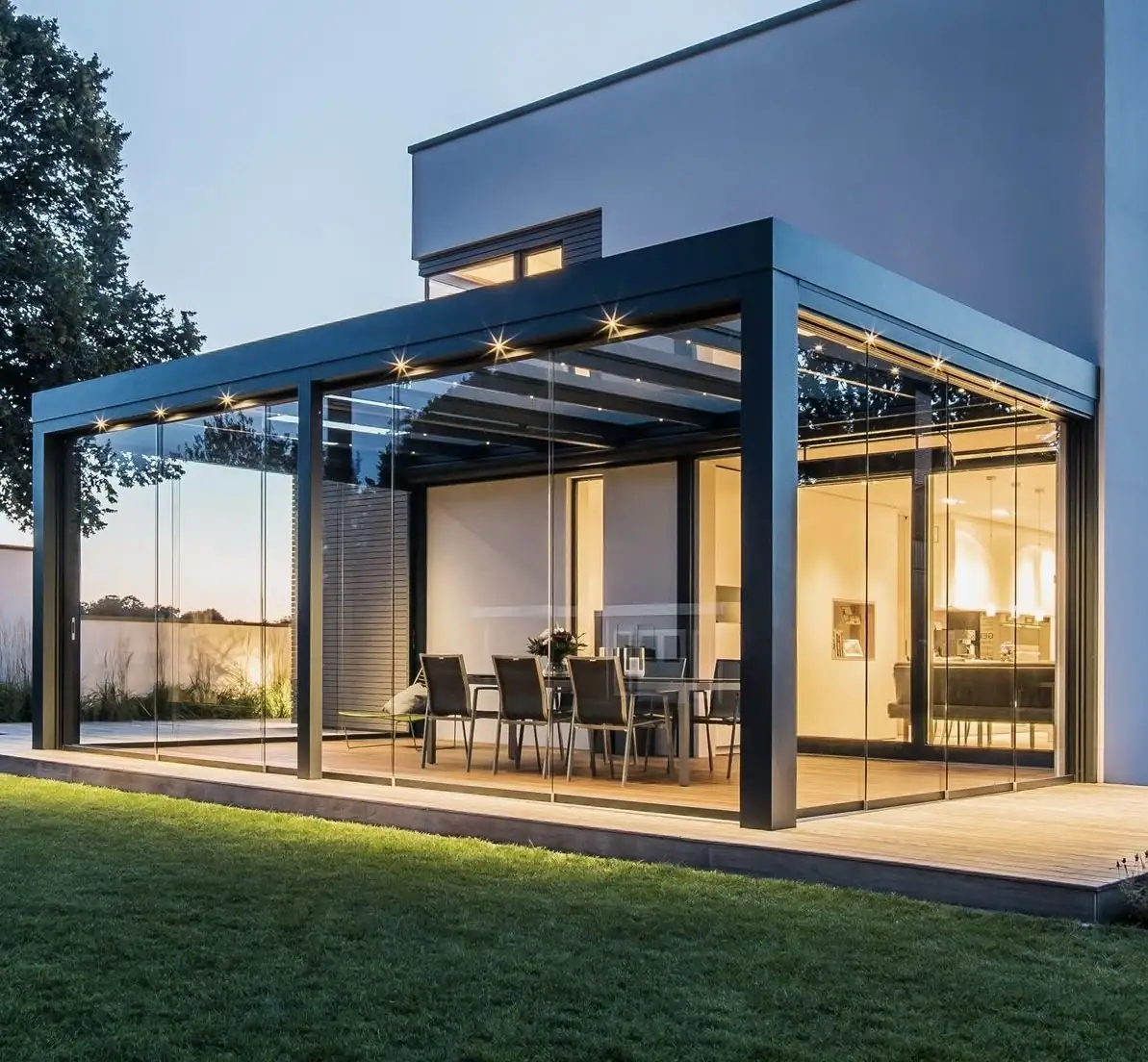 Terrassendach mit Glas und Beleuchtung